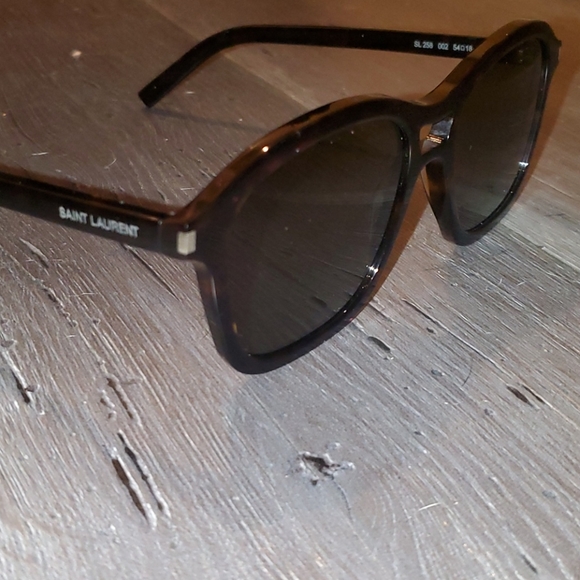 AUTHENTIC SAINT LAURENT (SL) Sunglasses SL 258 02 - Picture 8 of 8